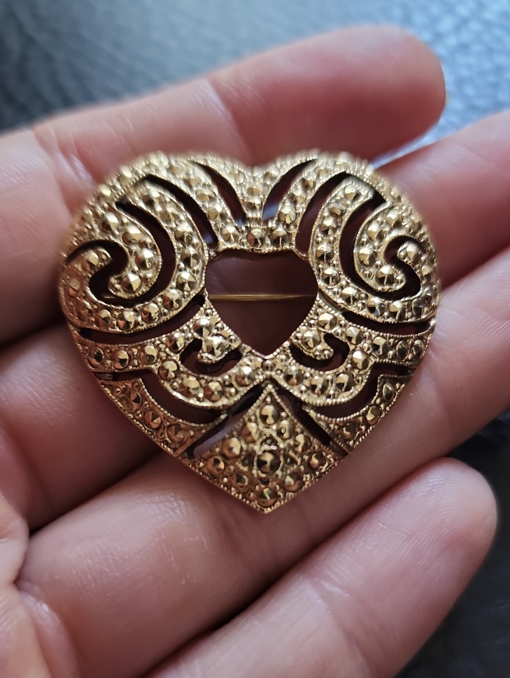 Gold Tone 1928 Heart Filigree Brooch - Women's Jewelry